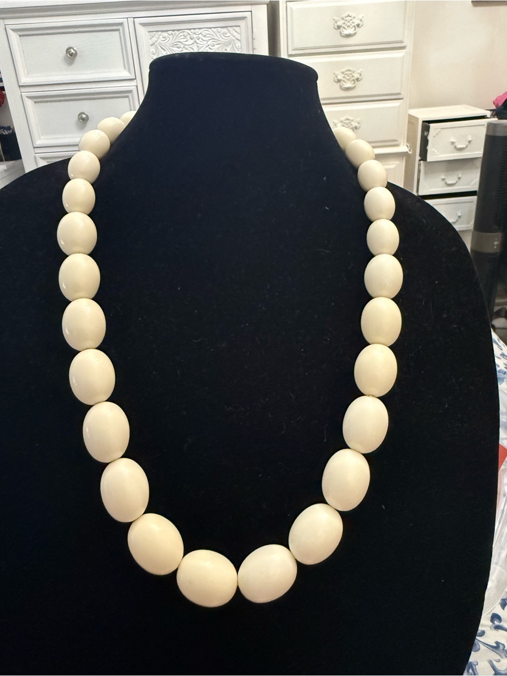 Classic Cream vintage Bead Necklace - Timeless Women Jewelry